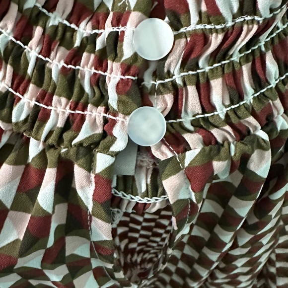 Worthington geo design smocked top xs - Picture 6 of 9